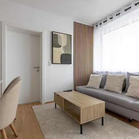 Daire Neues Ferienapartment In Neumarkt Strimitzen